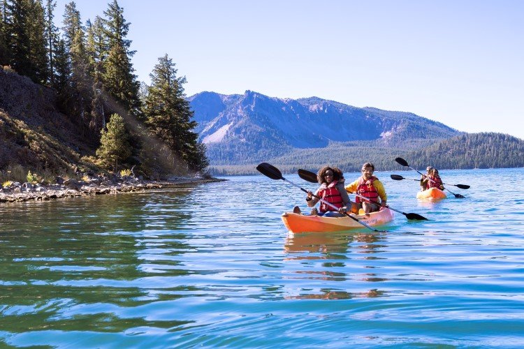 Paddling Through Paradise: The Cascade Lakes Kayak Experience