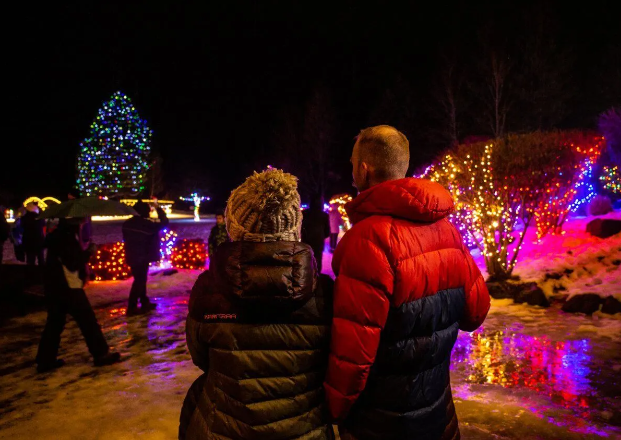 Celebrating Christmas in Bend, OR: A Festive Guide to Recipes, Gifts, and Activities